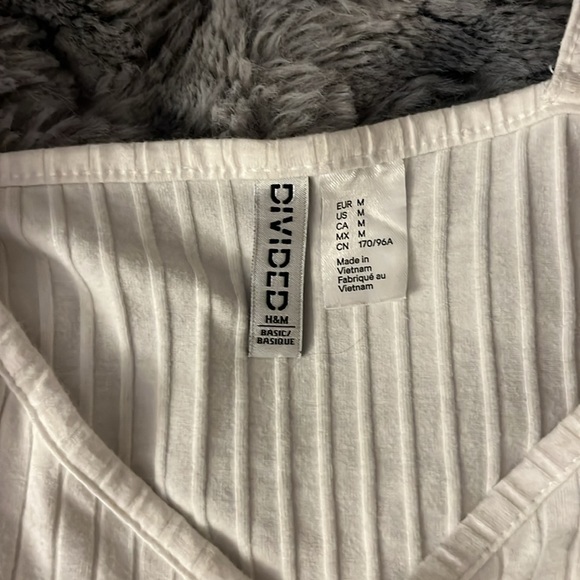 H&M| white crop top - Picture 3 of 5